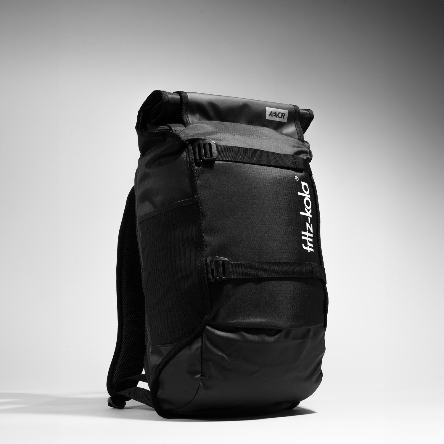 fritz-kola x aevor limited edition trip back Voderseite mit geschlossenem roll-top